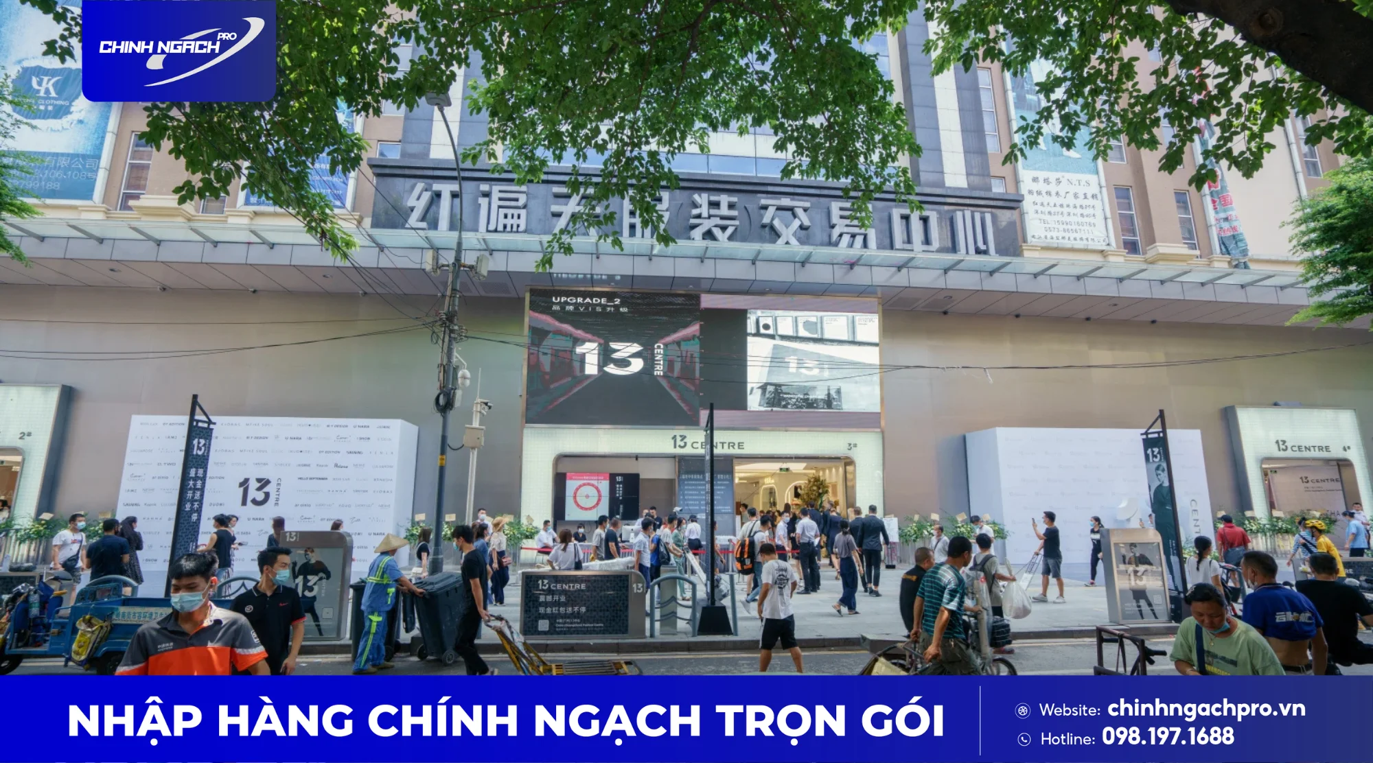 Chợ 13 với tập nập người mua đến nhập hàng hằng ngày