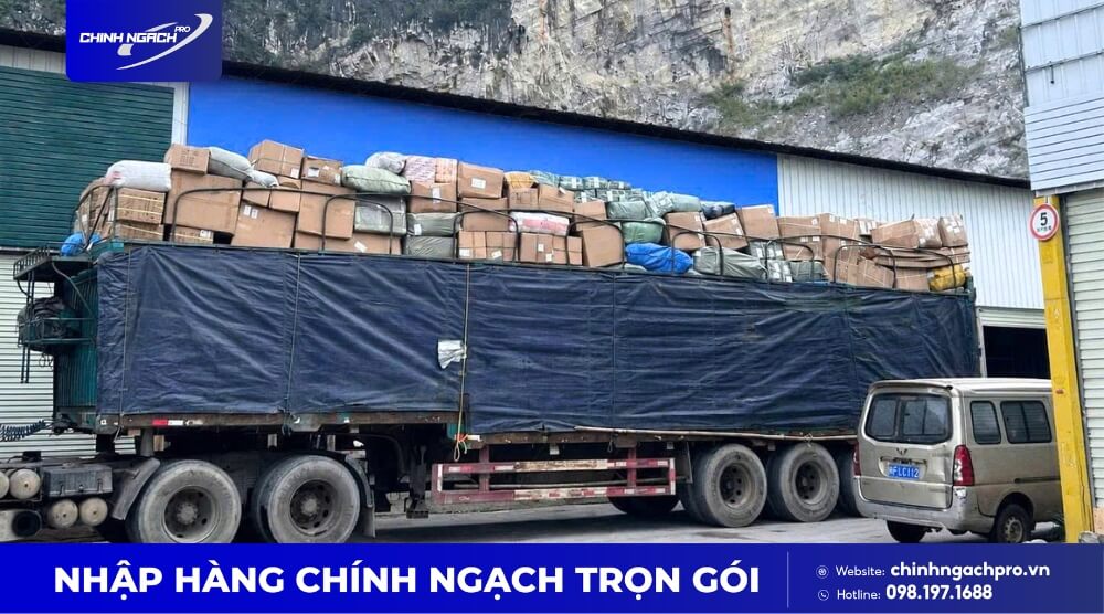 Kho tập kết hàng Chính Ngạch Pro gần biên giới