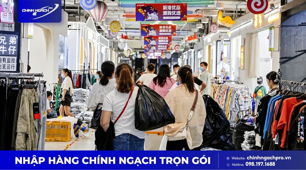 Chợ Shahe mở cửa bán hàng từ sớm