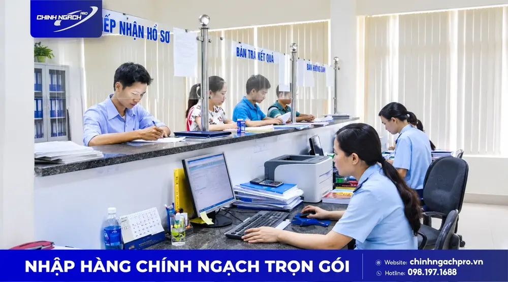 Tiến hành các thủ tục hải quan tại cơ quan hải quan