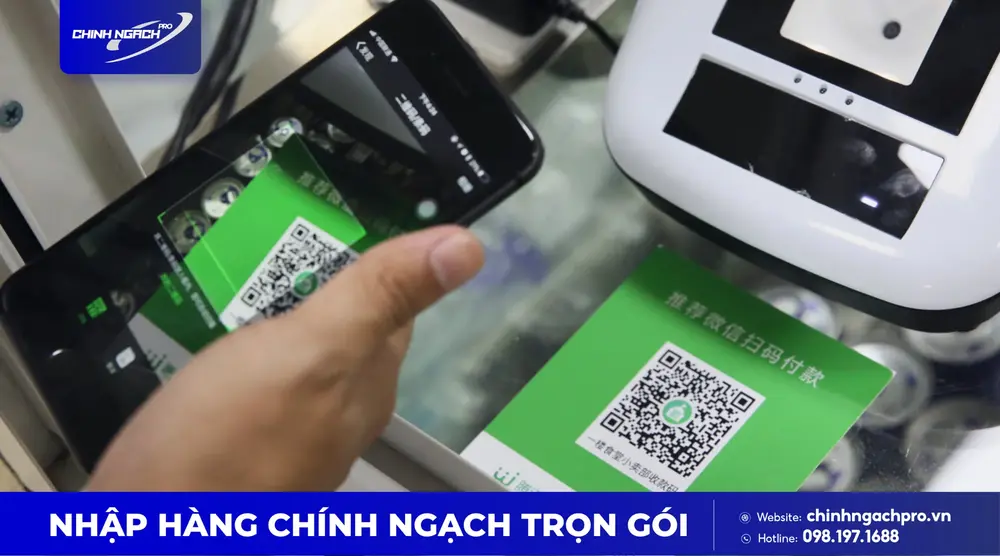 Quét mã QR của người bán để thanh toán trên WeChat Pay